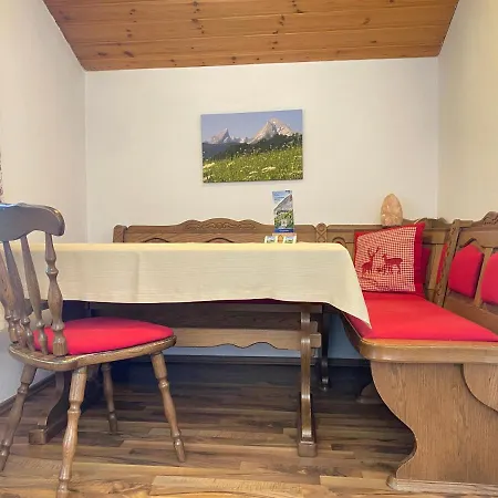 Artenreitwinkl Hallinger Apartamento *